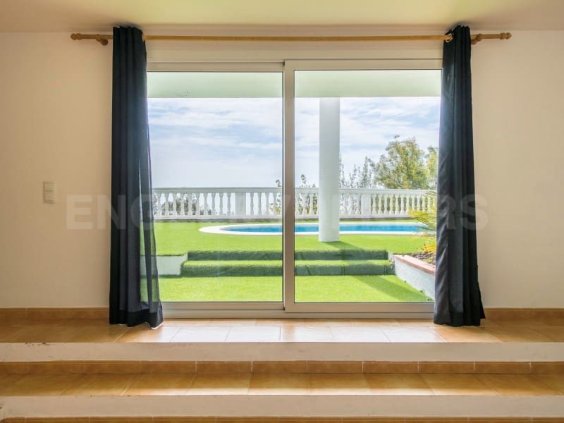 4 soveværelse Villa til salg i Lloret de Mar med swimmingpool garage - € 660.000 (Ref: 7445849)