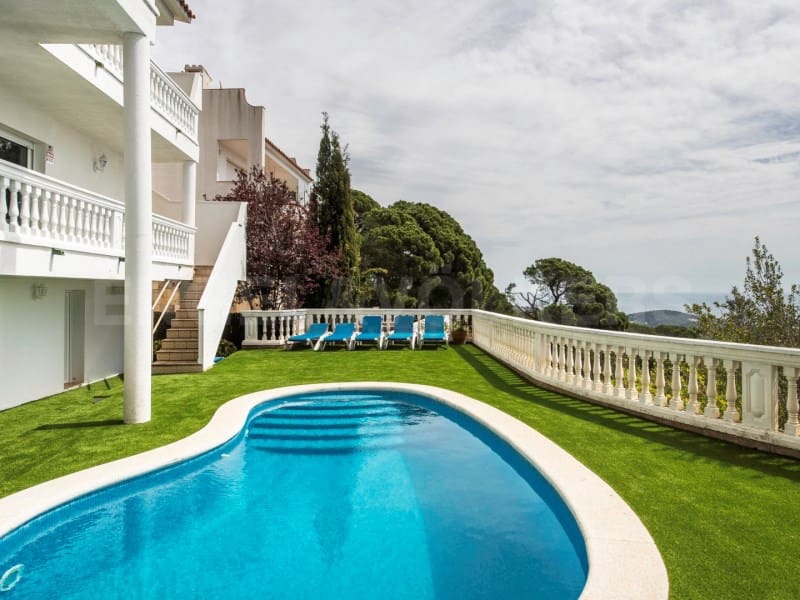 4 soveværelse Villa til salg i Lloret de Mar med swimmingpool garage - € 660.000 (Ref: 7445849)