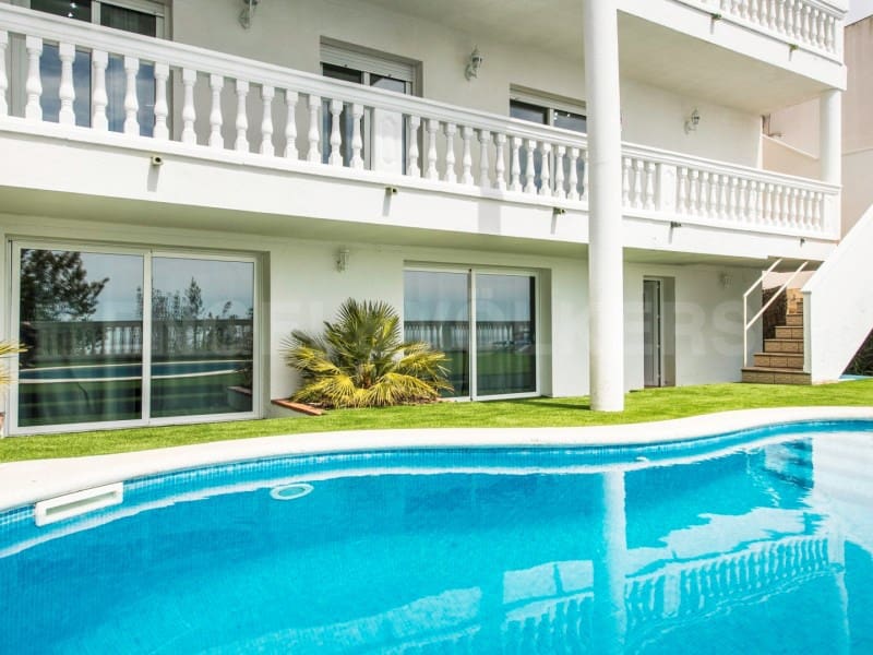 4 soveværelse Villa til salg i Lloret de Mar med swimmingpool garage - € 660.000 (Ref: 7445849)