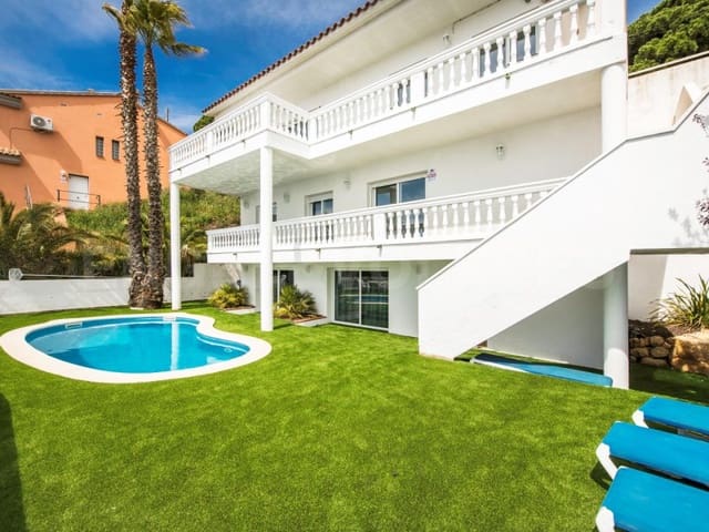 4 bedroom Villa for sale in Centre, Lloret de Mar with pool garage - € 660,000 (Ref: 7445849)