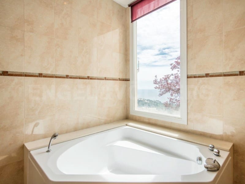 4 soveværelse Villa til salg i Lloret de Mar med swimmingpool garage - € 660.000 (Ref: 7445849)