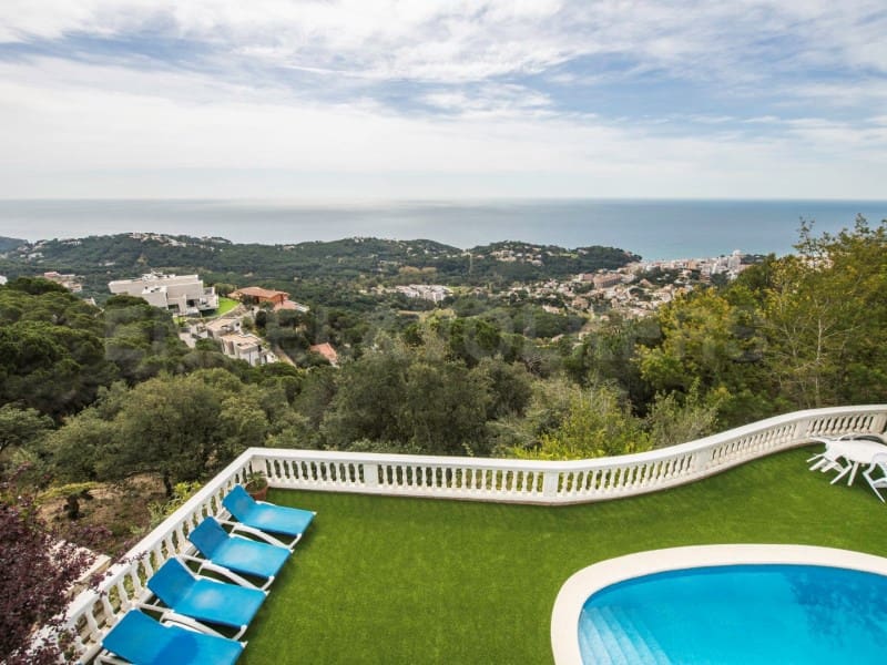 4 soveværelse Villa til salg i Lloret de Mar med swimmingpool garage - € 660.000 (Ref: 7445849)