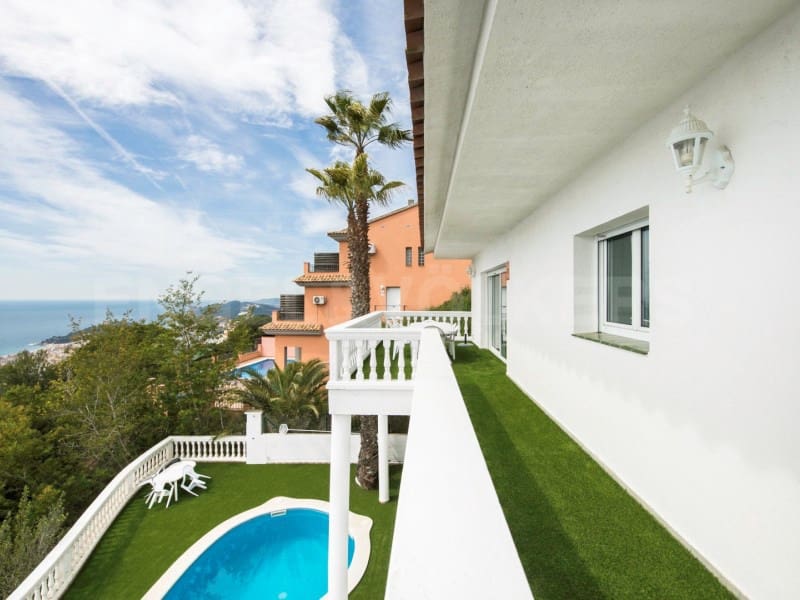 4 soveværelse Villa til salg i Lloret de Mar med swimmingpool garage - € 660.000 (Ref: 7445849)