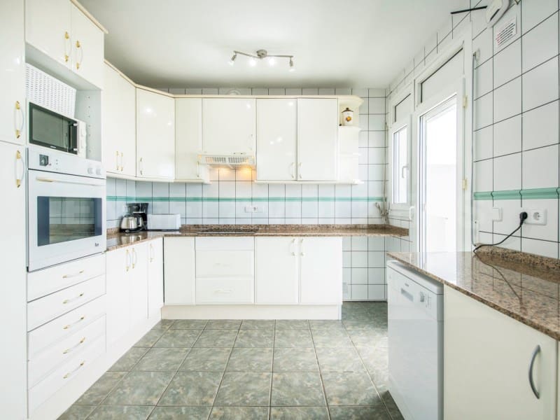 4 soveværelse Villa til salg i Lloret de Mar med swimmingpool garage - € 660.000 (Ref: 7445849)