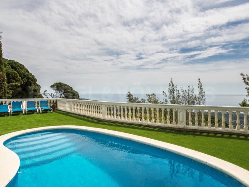 4 soveværelse Villa til salg i Lloret de Mar med swimmingpool garage - € 660.000 (Ref: 7445849)