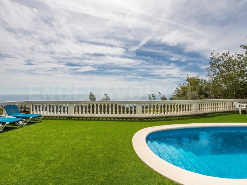 4 soveværelse Villa til salg i Lloret de Mar med swimmingpool garage - € 660.000 (Ref: 7445849)