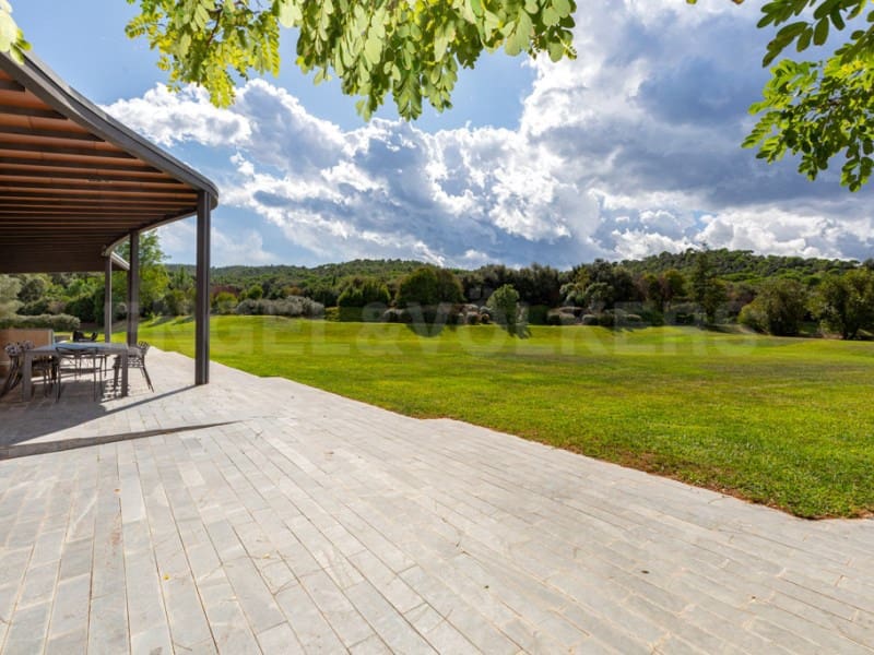 6 soveværelse Finca/Landehus til salg i Forallac med swimmingpool - € 4.900.000 (Ref: 7445898)