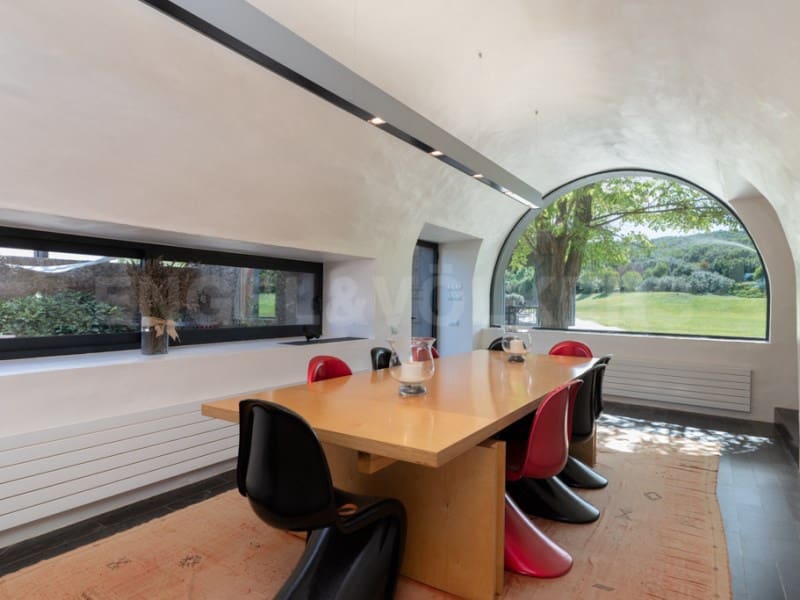 6 soveværelse Finca/Landehus til salg i Forallac med swimmingpool - € 4.900.000 (Ref: 7445898)