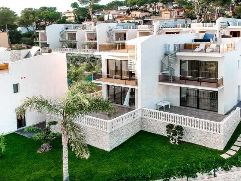 Erhverv til salg i Platja d'Aro med swimmingpool garage - € 8.500.000 (Ref: 7445903)