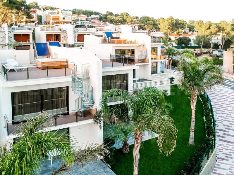 Erhverv til salg i Platja d'Aro med swimmingpool garage - € 8.500.000 (Ref: 7445903)