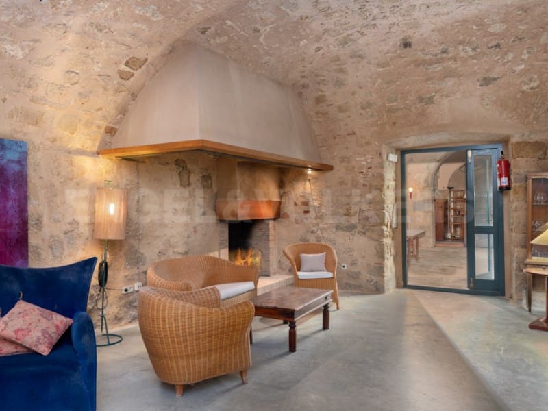 10 sypialnia Finka/Dom wiejski na sprzedaż w Bascara z basenem - 3 865 000 € (Ref: 7445904)