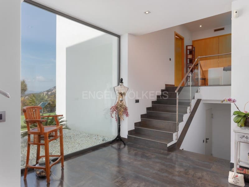 4 slaapkamer Villa te koop in Lloret de Mar met zwembad garage - € 1.200.000 (Ref: 7563706)