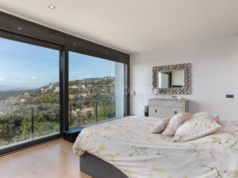 4 slaapkamer Villa te koop in Lloret de Mar met zwembad garage - € 1.200.000 (Ref: 7563706)