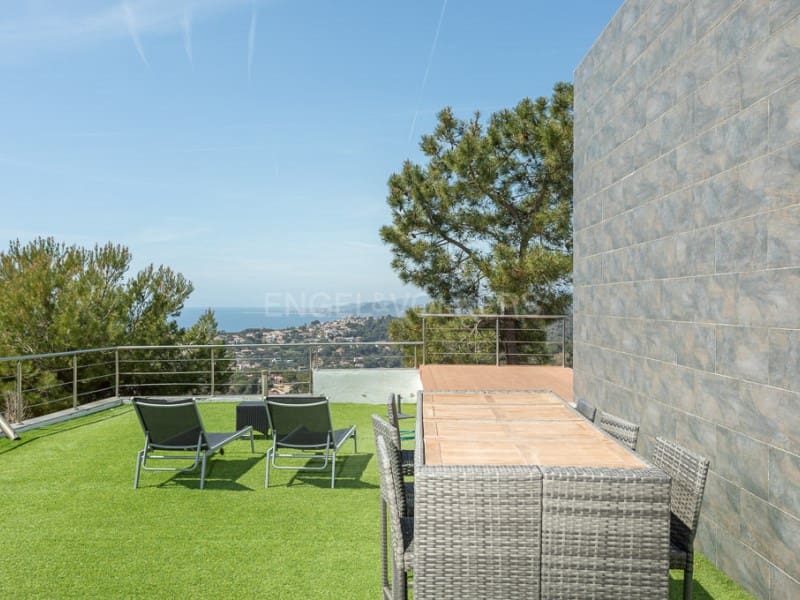 4 slaapkamer Villa te koop in Lloret de Mar met zwembad garage - € 1.200.000 (Ref: 7563706)