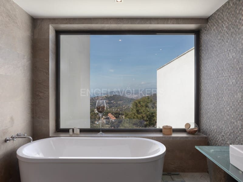 4 slaapkamer Villa te koop in Lloret de Mar met zwembad garage - € 1.200.000 (Ref: 7563706)