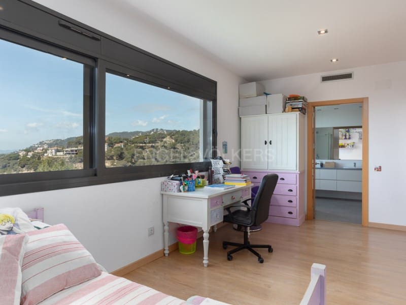 4 slaapkamer Villa te koop in Lloret de Mar met zwembad garage - € 1.200.000 (Ref: 7563706)