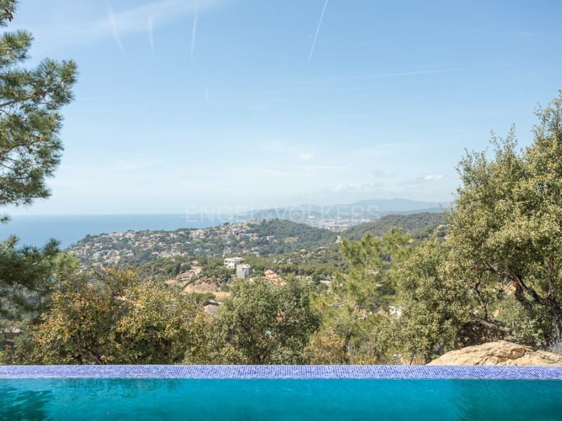 4 slaapkamer Villa te koop in Lloret de Mar met zwembad garage - € 1.200.000 (Ref: 7563706)