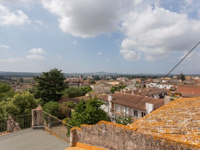 12 bedroom Villa for sale in Vidreres with pool garage - € 710,000 (Ref: 7705954)