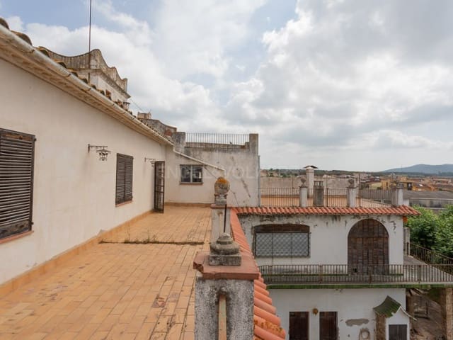 12 bedroom Villa for sale in Vidreres with pool garage - € 710,000 (Ref: 7705954)