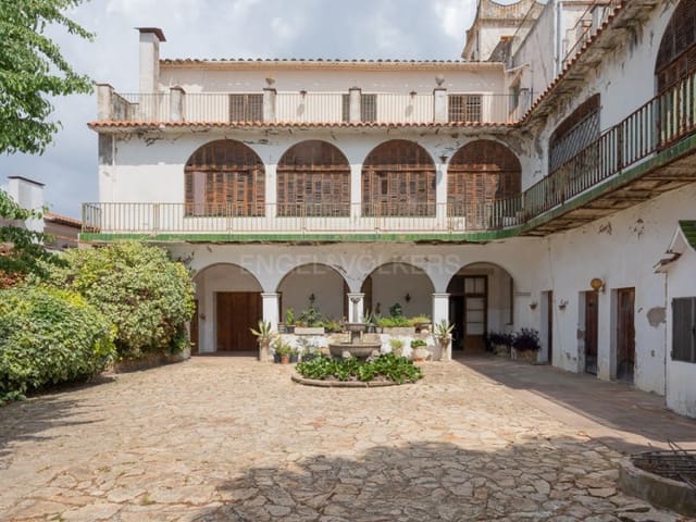 12 bedroom Villa for sale in Vidreres with pool garage - € 710,000 (Ref: 7705954)