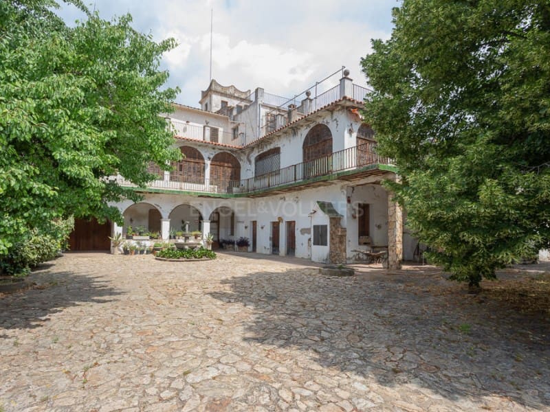 12 soveværelse Villa til salg i Vidreres med swimmingpool garage - € 710.000 (Ref: 7705954)