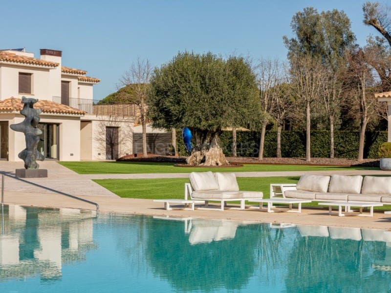 6 sypialnia Willa na sprzedaż w Gualta z basenem garażem - 3 690 000 € (Ref: 7715293)