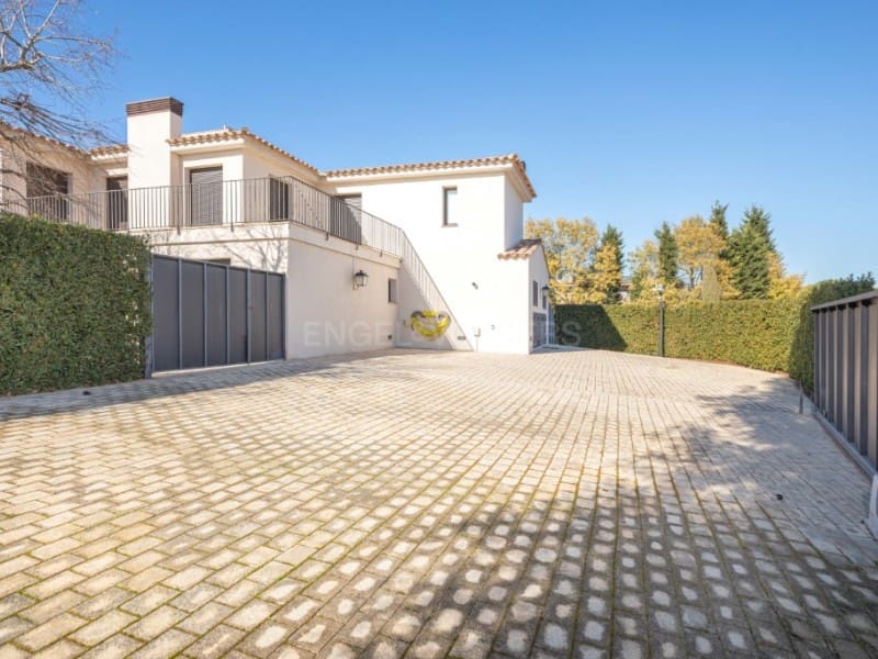 6 sypialnia Willa na sprzedaż w Gualta z basenem garażem - 3 690 000 € (Ref: 7715293)