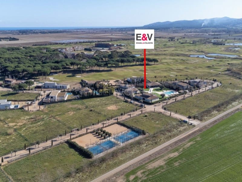 6 sypialnia Willa na sprzedaż w Gualta z basenem garażem - 3 690 000 € (Ref: 7715293)