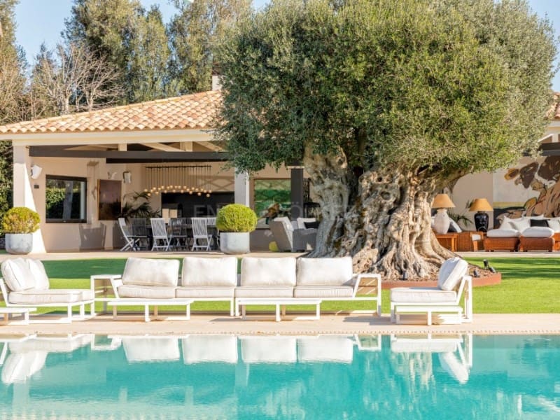 6 sypialnia Willa na sprzedaż w Gualta z basenem garażem - 3 690 000 € (Ref: 7715293)