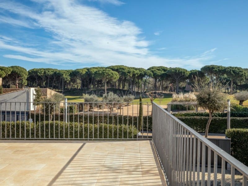 6 sypialnia Willa na sprzedaż w Gualta z basenem garażem - 3 690 000 € (Ref: 7715293)