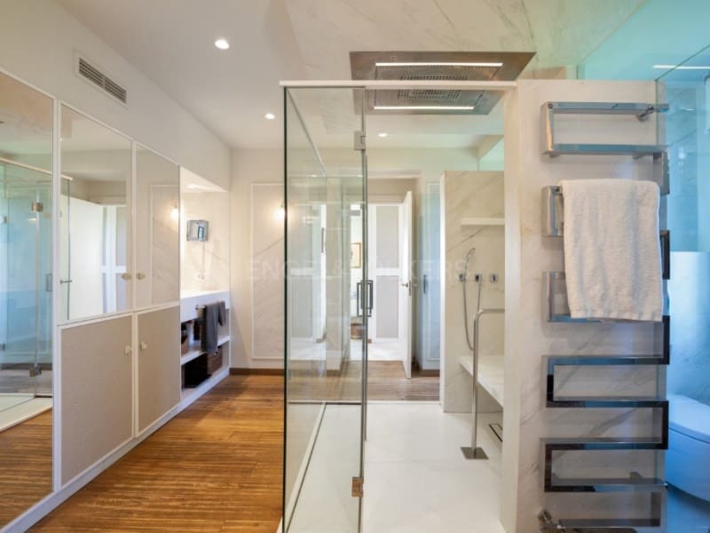 6 sypialnia Willa na sprzedaż w Gualta z basenem garażem - 3 690 000 € (Ref: 7715293)