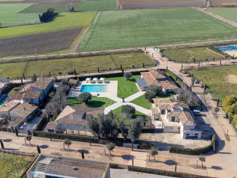 6 sypialnia Willa na sprzedaż w Gualta z basenem garażem - 3 690 000 € (Ref: 7715293)