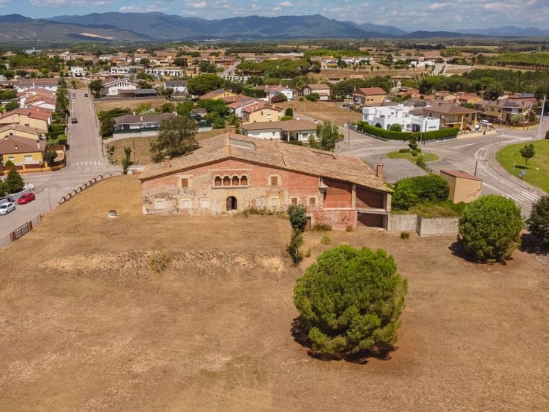 7 slaapkamer Villa te koop in Sils - € 1.500.000 (Ref: 7723753)