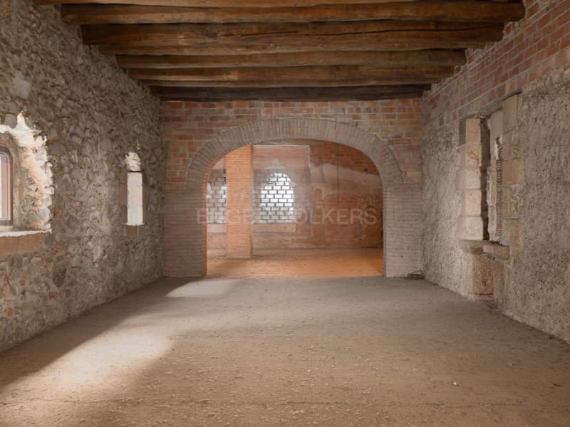 7 slaapkamer Villa te koop in Sils - € 1.500.000 (Ref: 7723753)