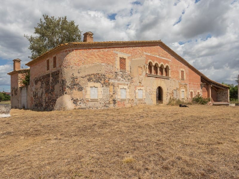 7 slaapkamer Villa te koop in Sils - € 1.500.000 (Ref: 7723753)