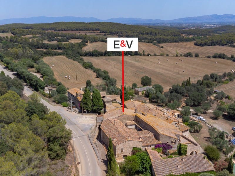 1 soveværelse Villa til salg i Vilopriu med garage - € 680.000 (Ref: 7759448)