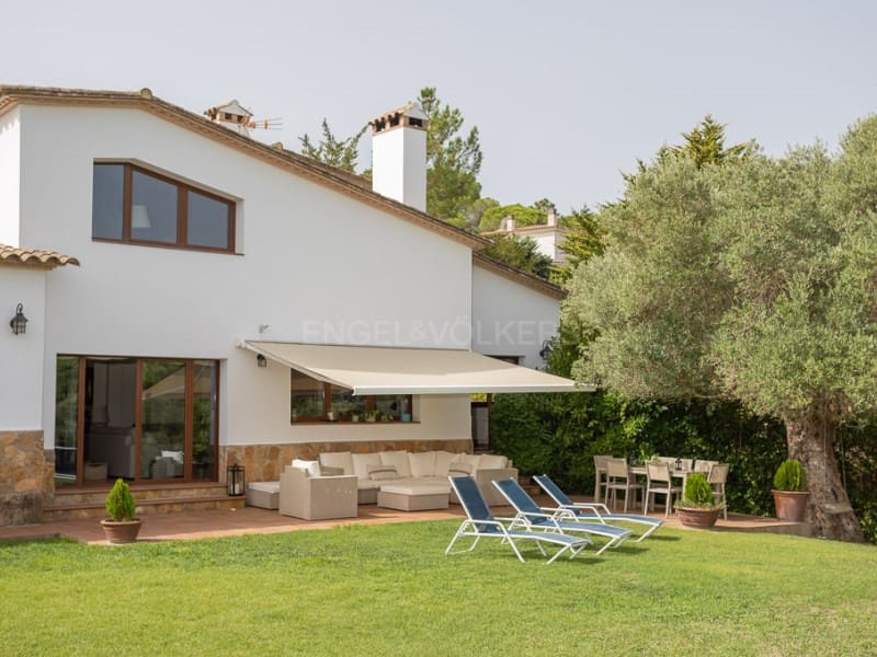 4 soveværelse Villa til salg i Santa Cristina d'Aro med swimmingpool garage - € 1.600.000 (Ref: 7778978)