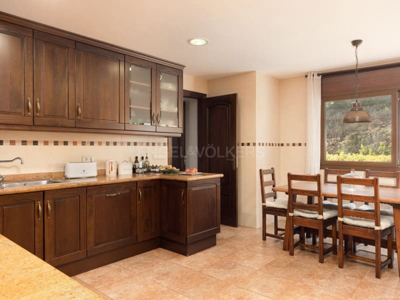 4 soveværelse Villa til salg i Santa Cristina d'Aro med swimmingpool garage - € 1.600.000 (Ref: 7778978)