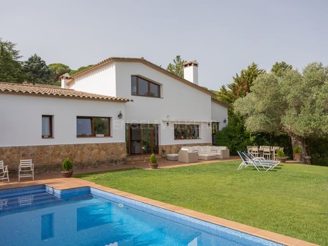4 chambre Villa/Maison à vendre à Santa Cristina d'Aro avec piscine garage - 1 600 000 € (Ref: 7778978)
