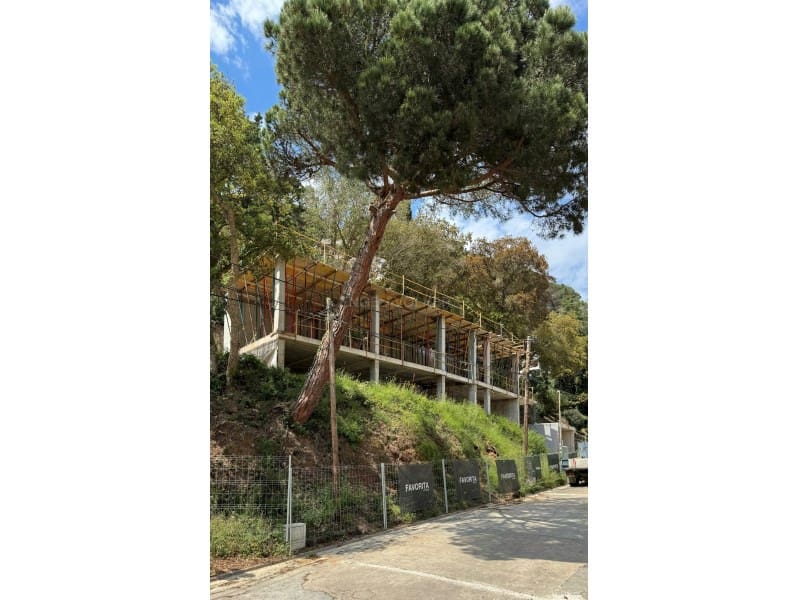 3 soverom Villa til salgs i Lloret de Mar med svømmebasseng garasje - € 1 500 000 (Ref: 7832196)