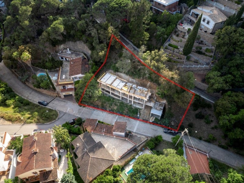 3 soverom Villa til salgs i Lloret de Mar med svømmebasseng garasje - € 1 500 000 (Ref: 7832196)