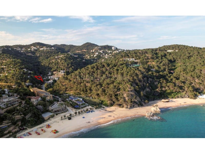 3 soverom Villa til salgs i Lloret de Mar med svømmebasseng garasje - € 1 500 000 (Ref: 7832196)