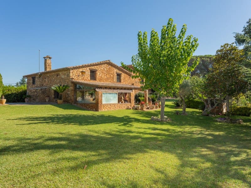 5 soveværelse Villa til salg i Macanet de la Selva med swimmingpool garage - € 695.000 (Ref: 7836369)