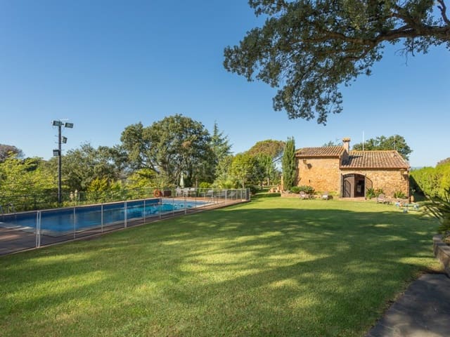 5 makuuhuone Huvila myytävänä paikassa Mas Altaba, Maçanet de la Selva mukana uima-altaan 
autotalli - 695 000 € (Ref: 7836369)