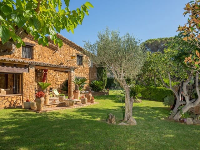 5 makuuhuone Huvila myytävänä paikassa Mas Altaba, Maçanet de la Selva mukana uima-altaan 
autotalli - 695 000 € (Ref: 7836369)