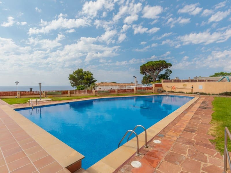 2 bedroom Flat for sale in Sant Feliu de Guixols with pool garage - € 350,000 (Ref: 7887753)