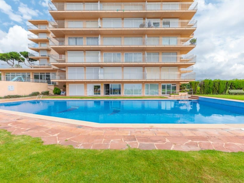 2 bedroom Flat for sale in Sant Feliu de Guixols with pool garage - € 350,000 (Ref: 7887753)