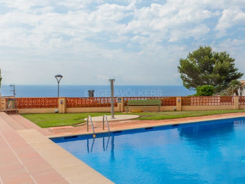 2 bedroom Flat for sale in Sant Feliu de Guixols with pool garage - € 350,000 (Ref: 7887753)