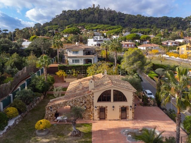 4 bedroom Villa for sale in Blanes - € 2,300,000 (Ref: 7998788)