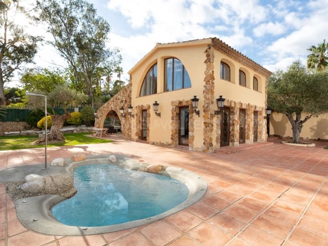 4 bedroom Villa for sale in Blanes - € 2,300,000 (Ref: 7998788)